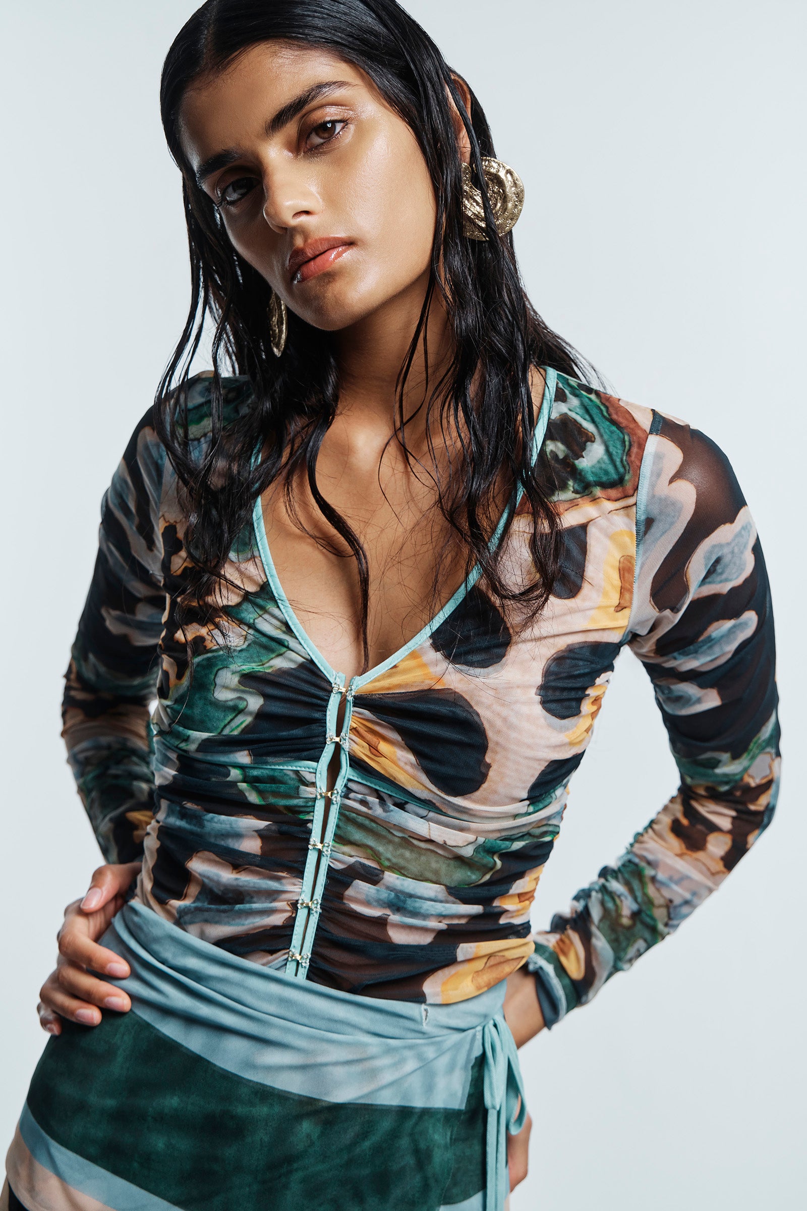 ODIE GATHERED HOOK AND EYE TOP