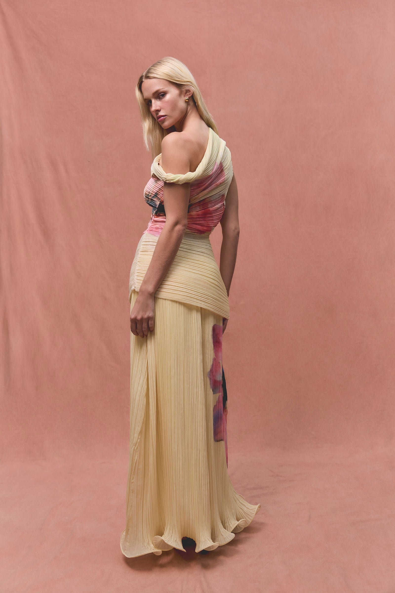 LIGHT SPEED TWIST SHOULDER BLOUSE