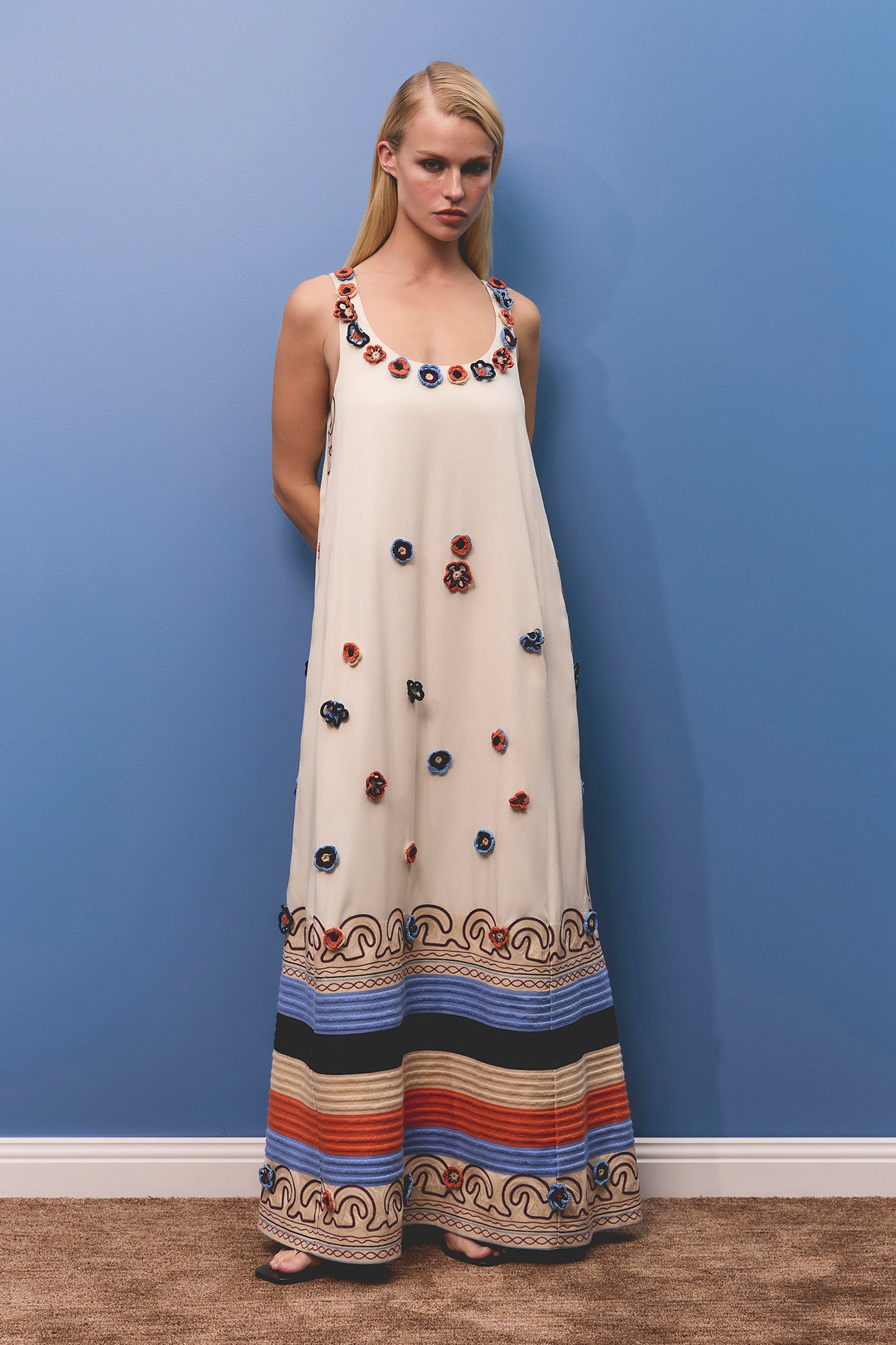 RISE SCOOP NECK DRESS