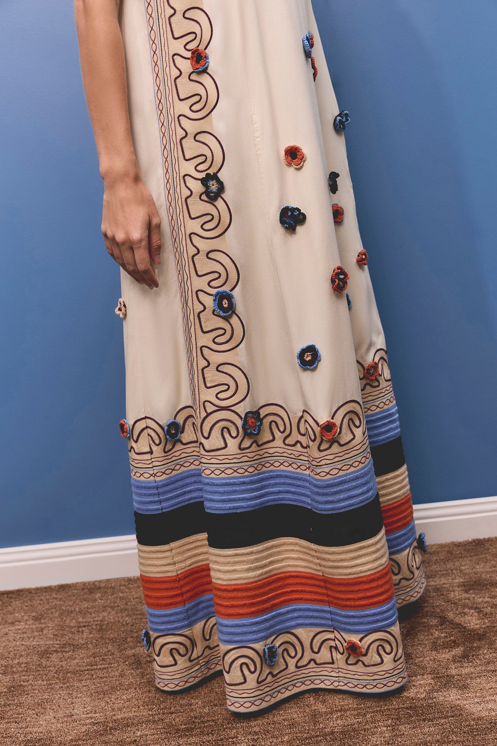 RISE SCOOP NECK DRESS