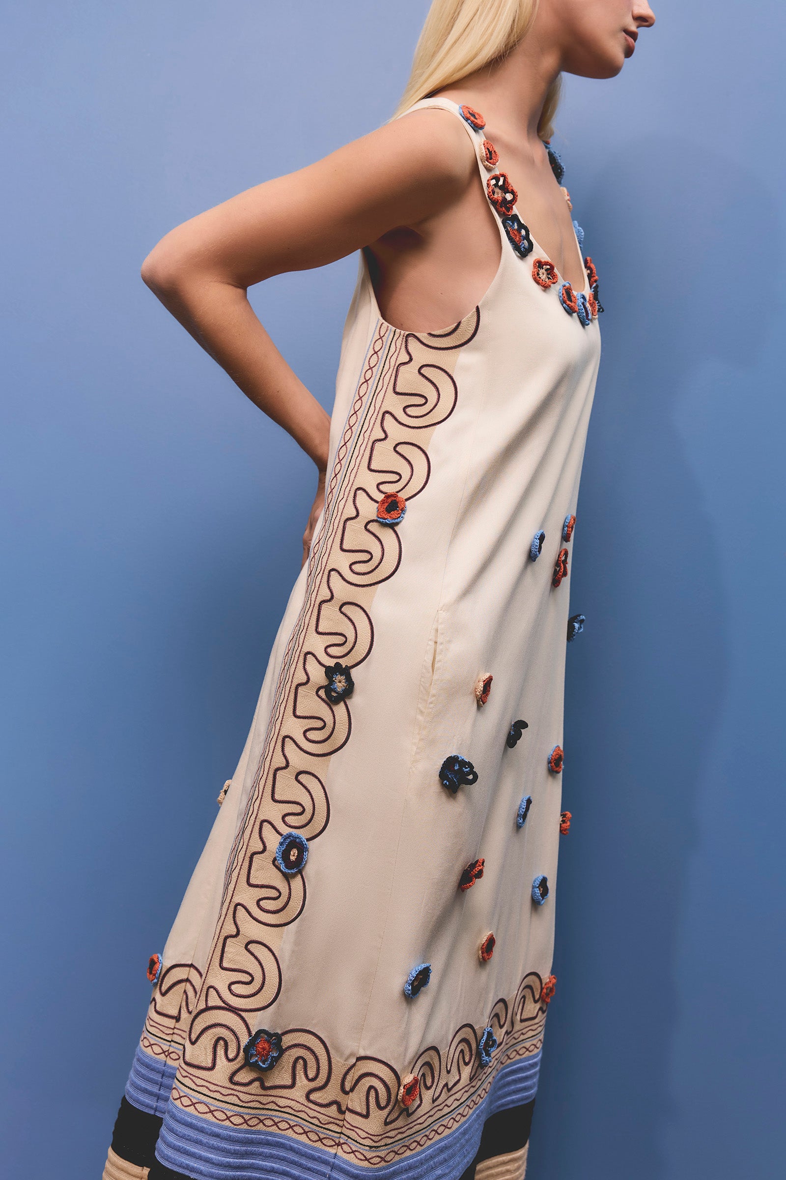 RISE SCOOP NECK DRESS