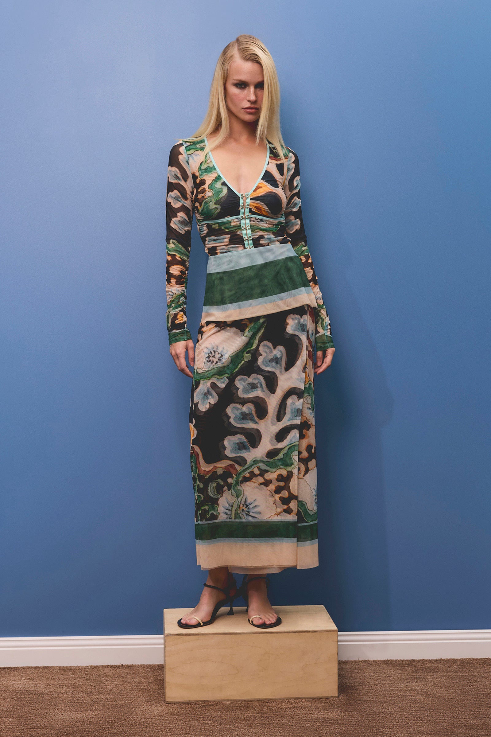 ODIE GATHERED HOOK AND EYE TOP