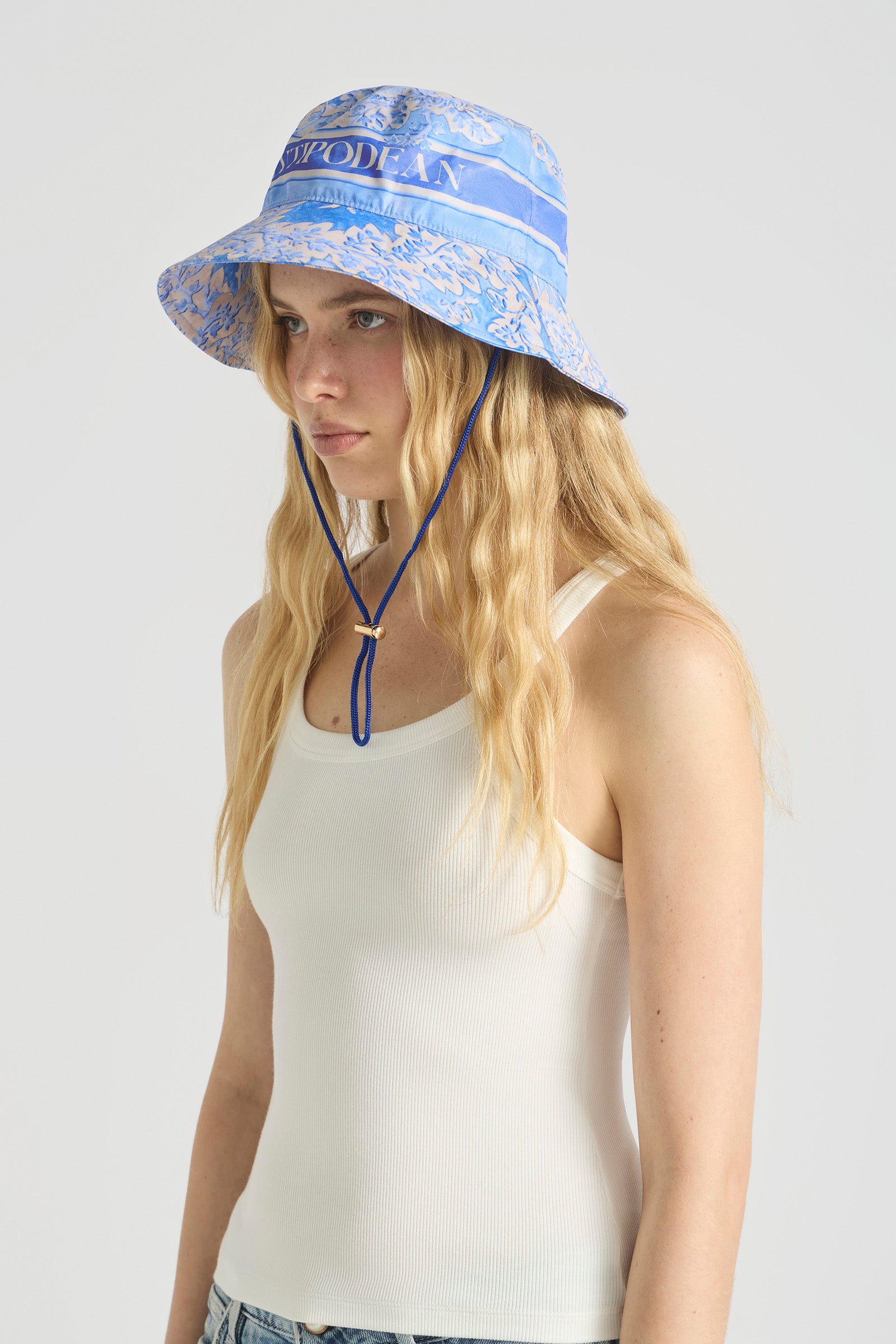 SHAKER BUCKET HAT