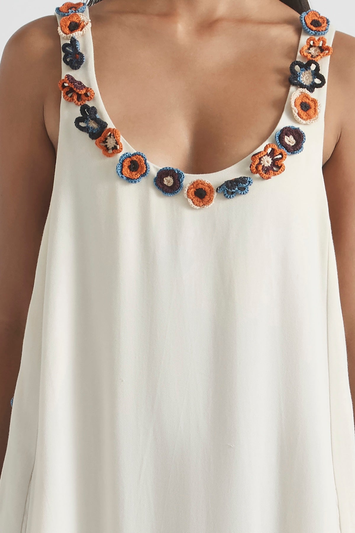 RISE SCOOP NECK DRESS