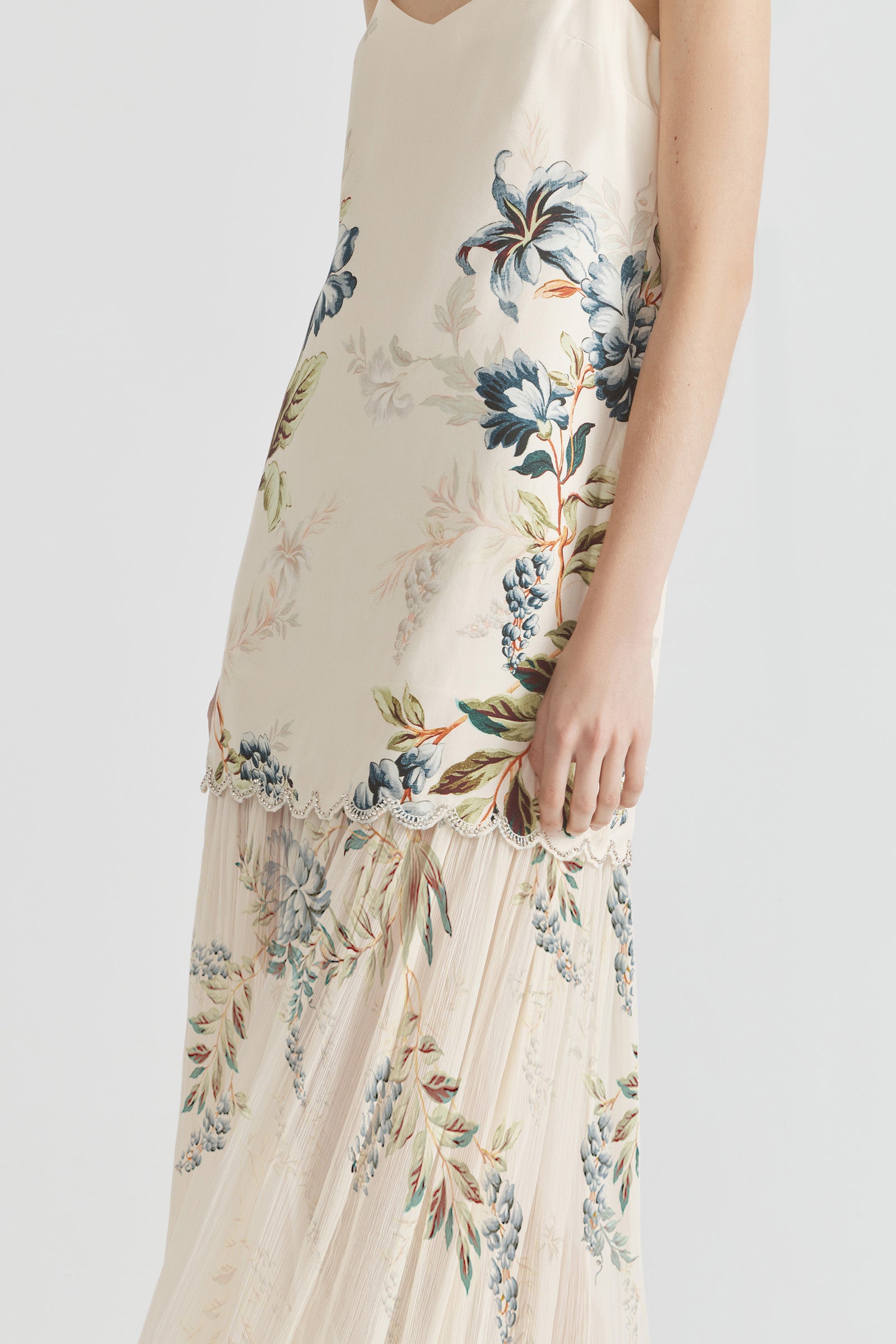 LA MAR DROPPED WAIST SCALLOP GOWN