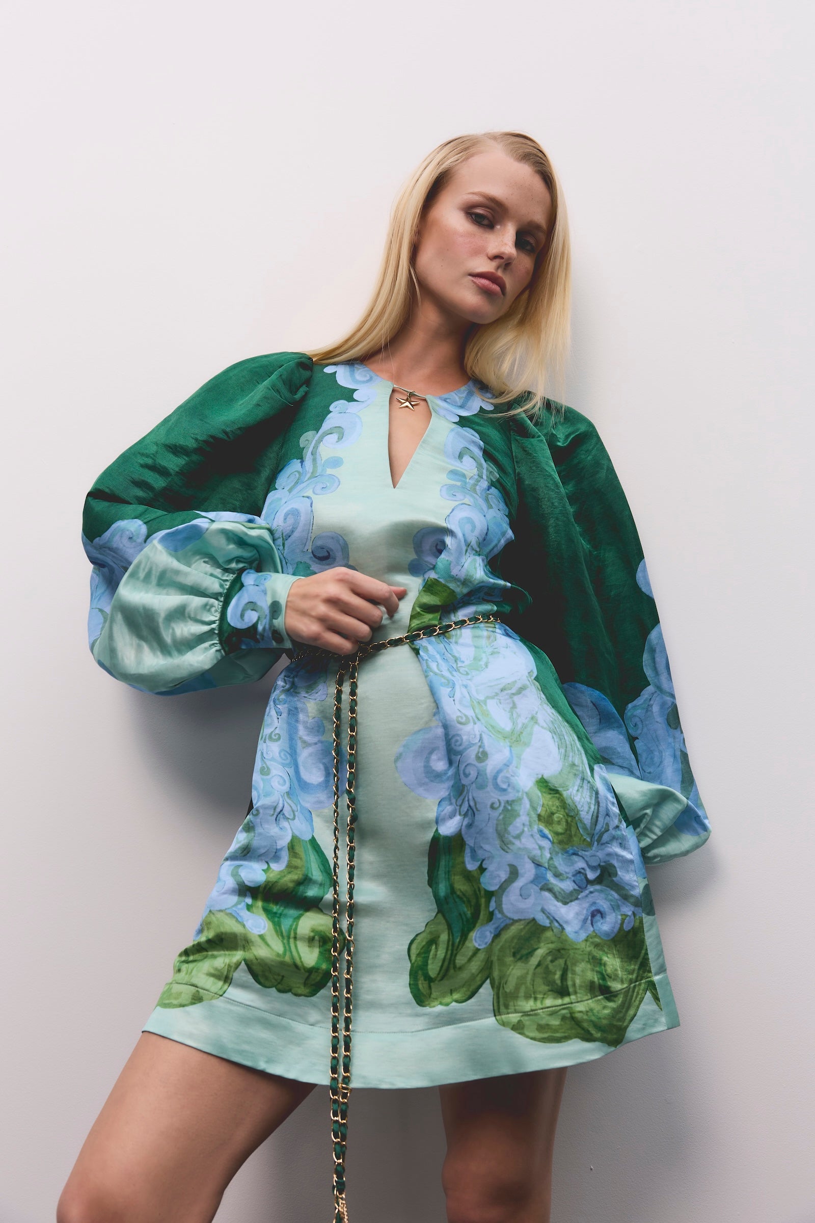 RUNAWAY BILLOW SHIFT DRESS