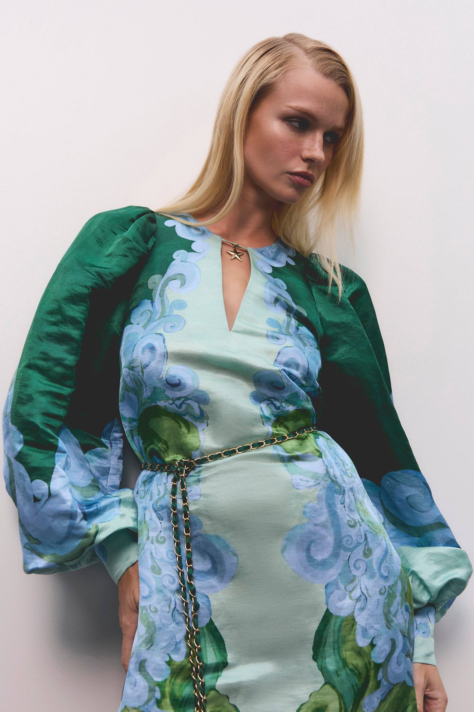 RUNAWAY BILLOW SHIFT DRESS