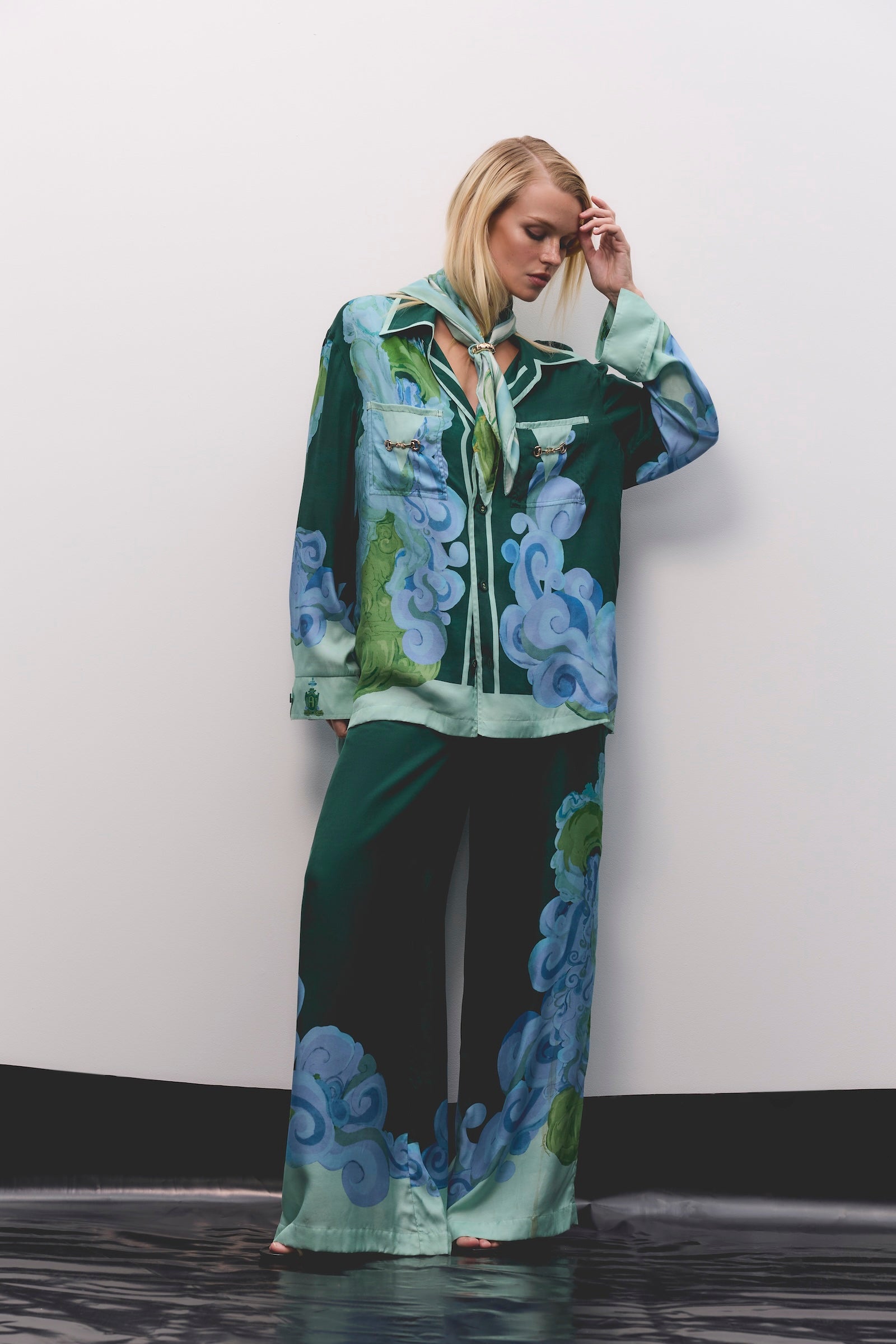 RUNAWAY RELAXED WIDE COLLAR SHIRT