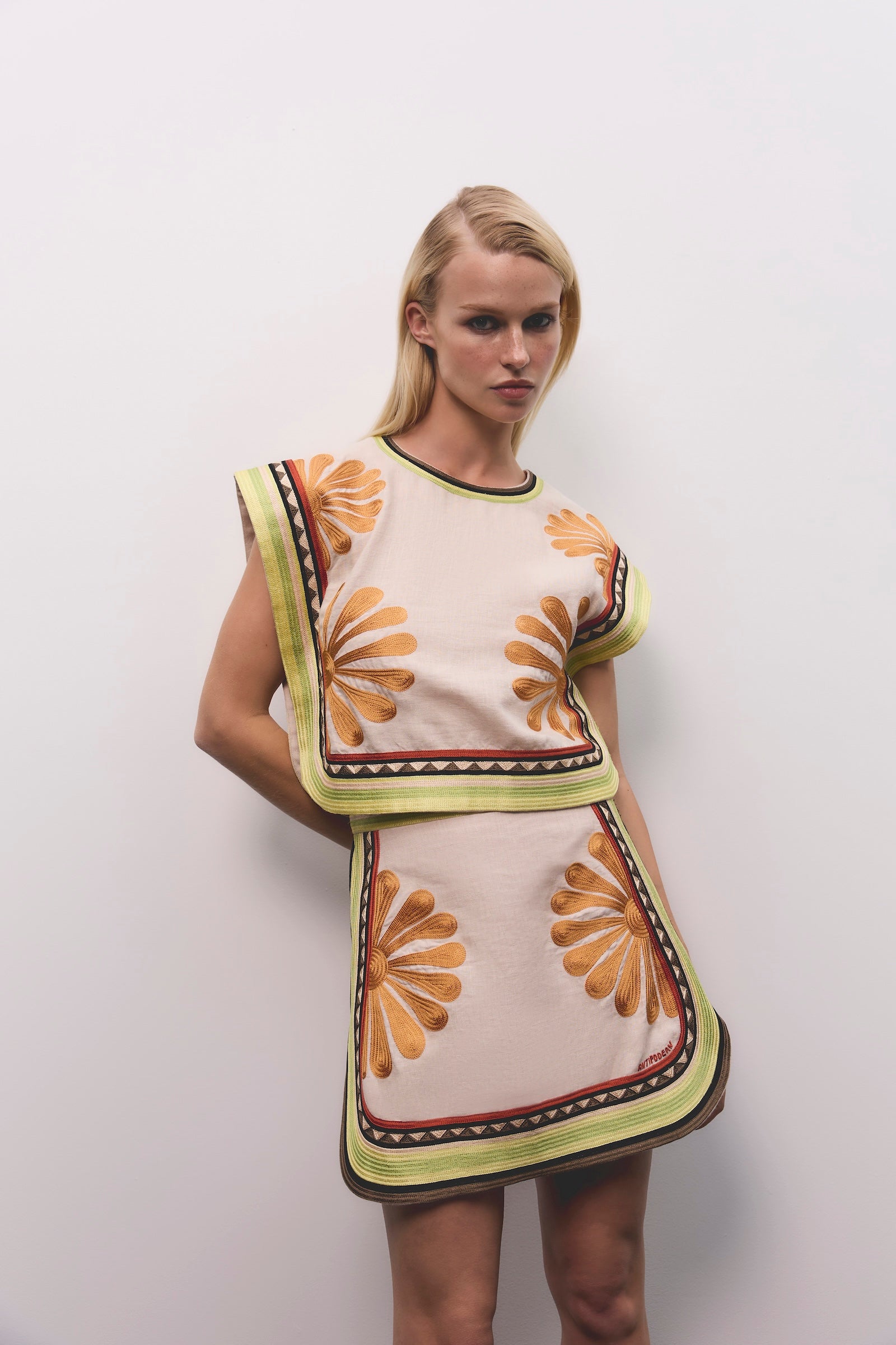 DÉJÀ VU OVERSIZED CROP