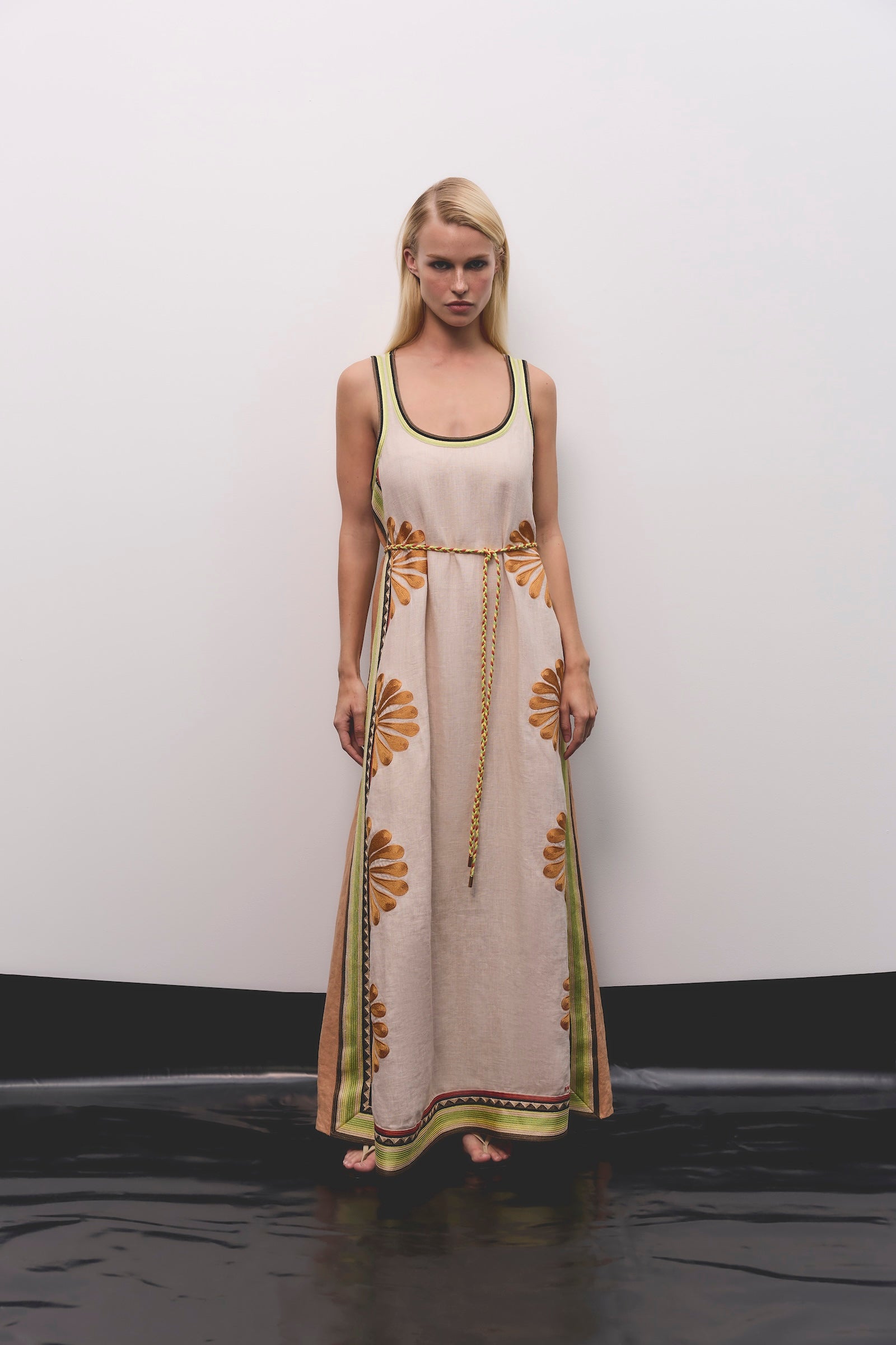 DÉJÀ VU SCOOP NECK GOWN