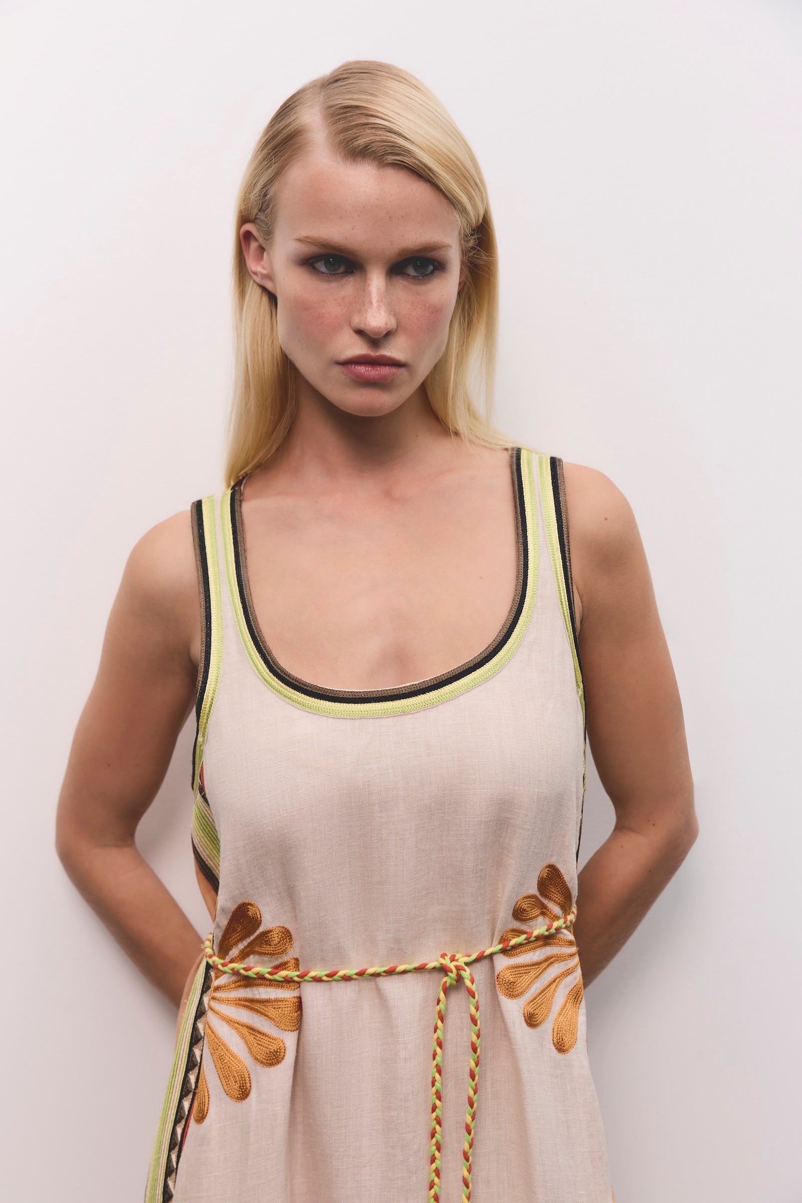 DÉJÀ VU SCOOP NECK GOWN