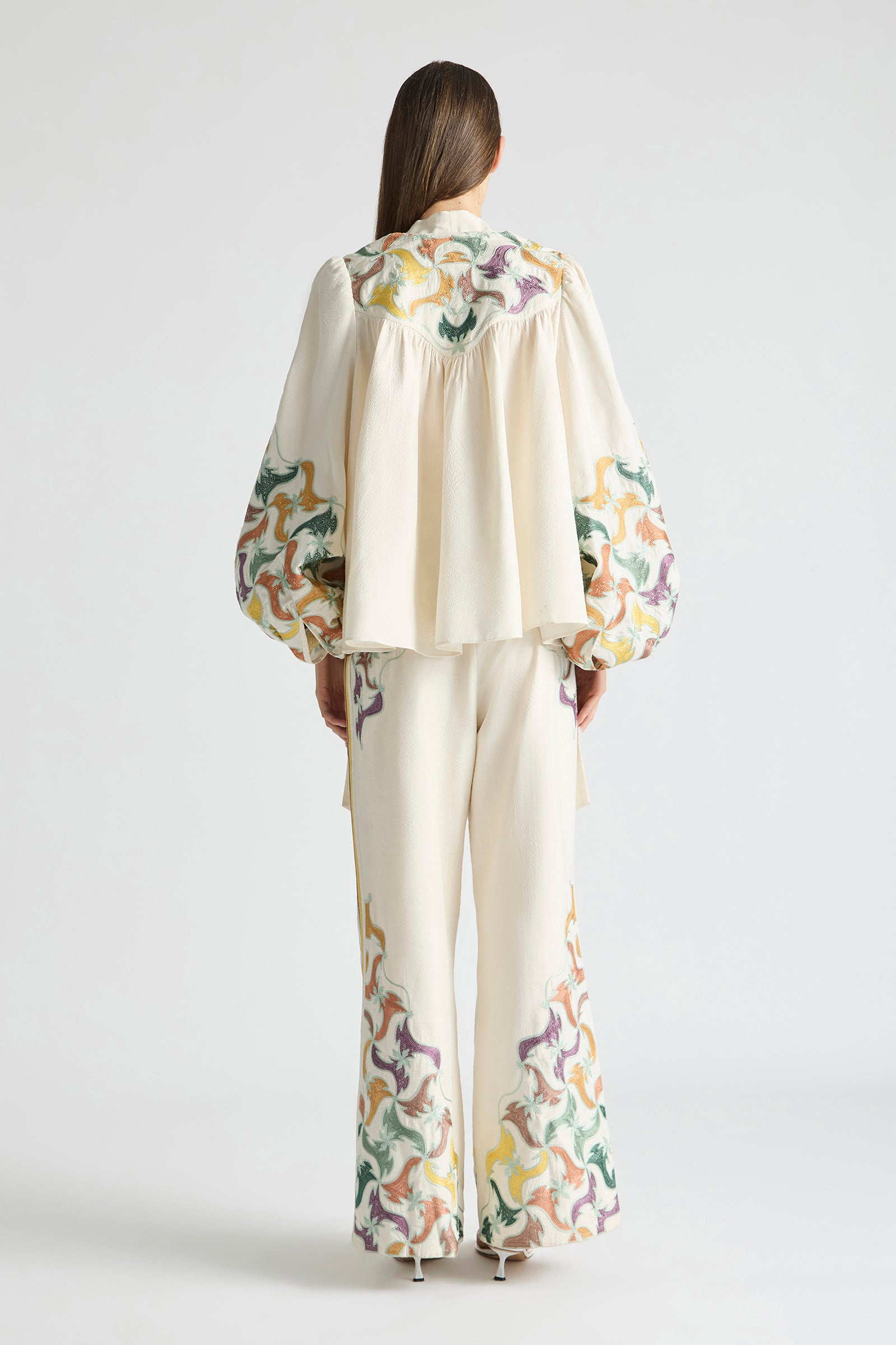 FRAMED HIGH NECK TIE BILLOW BLOUSE