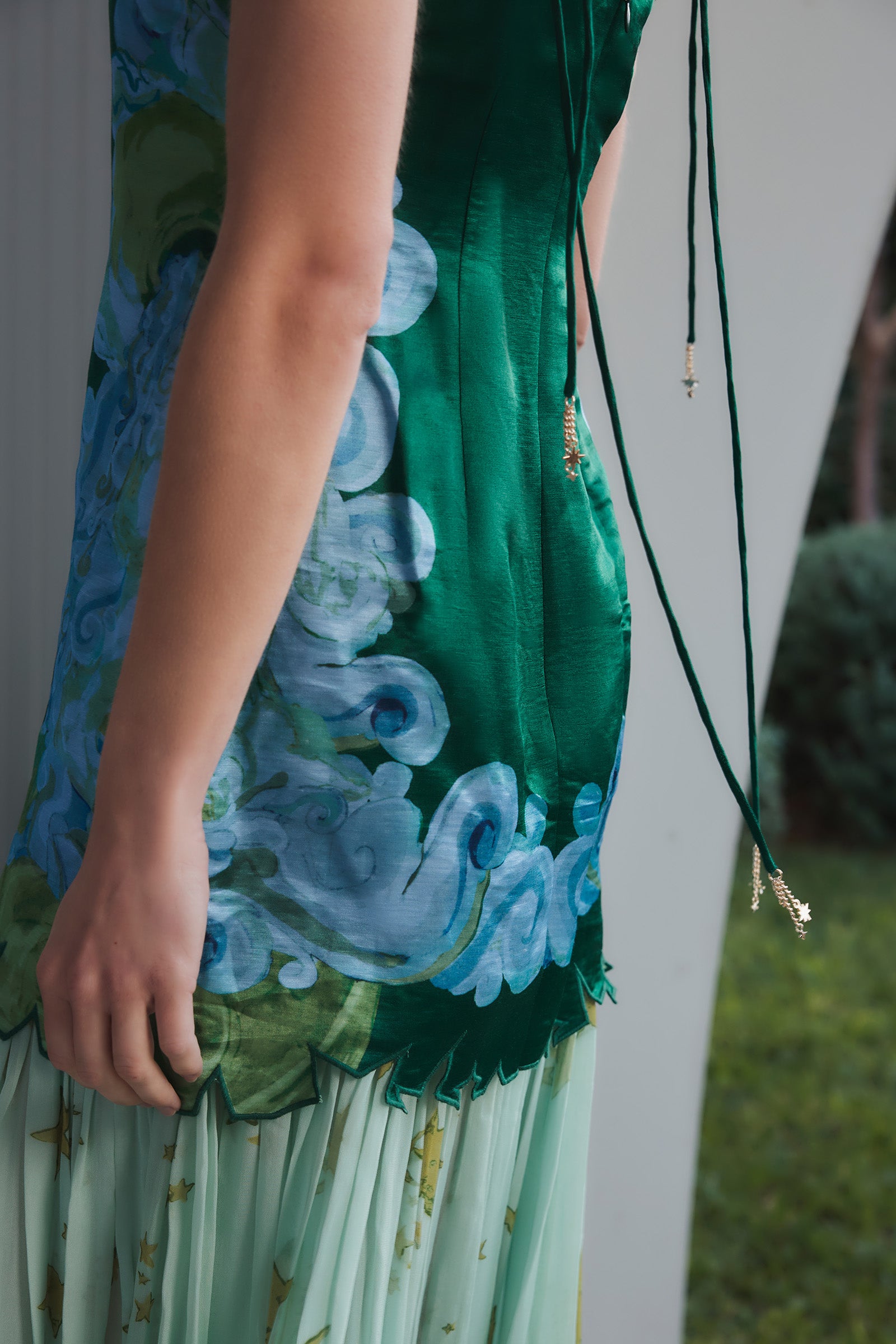 RUNAWAY STAR DROP WAIST GOWN
