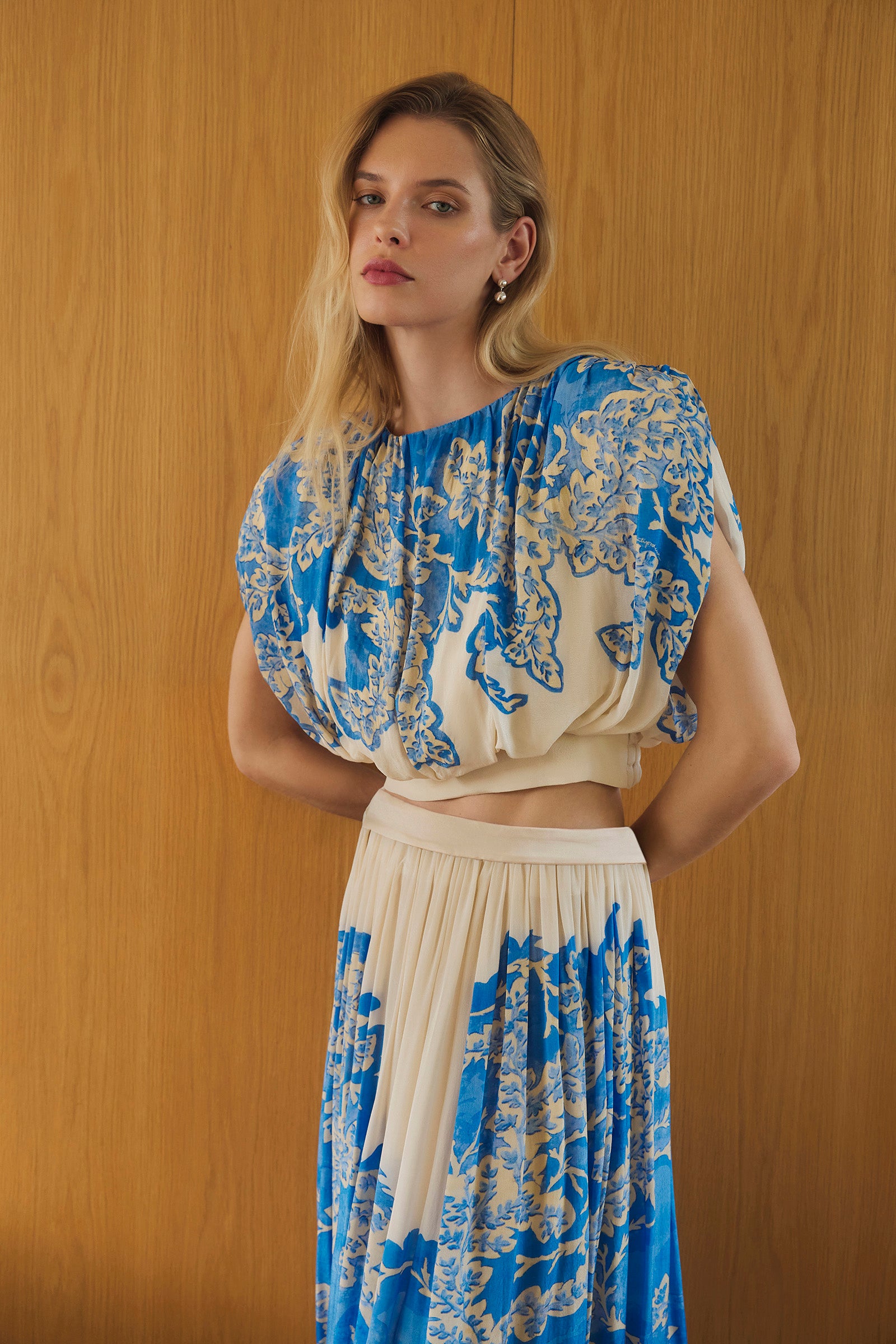 STARDUST GATHERED CROPPED BLOUSE