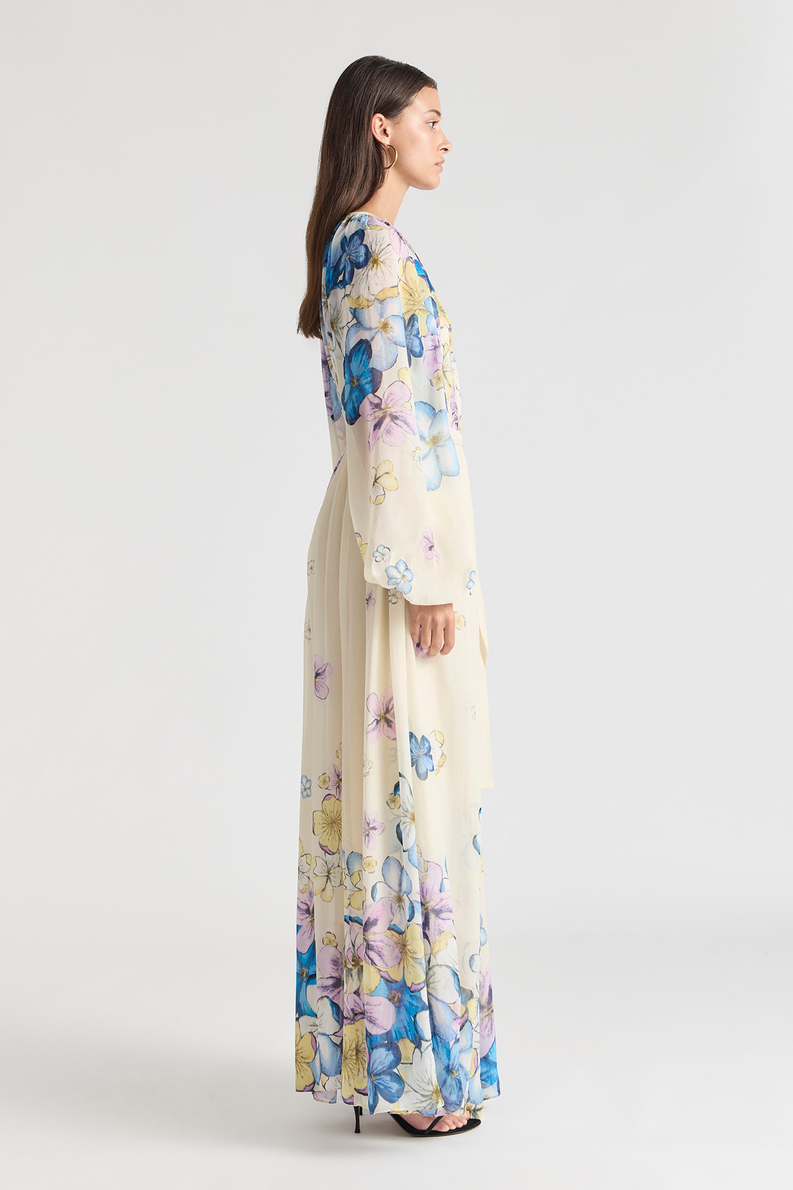 SOLUNA BILLOW SLEEVE GOWN