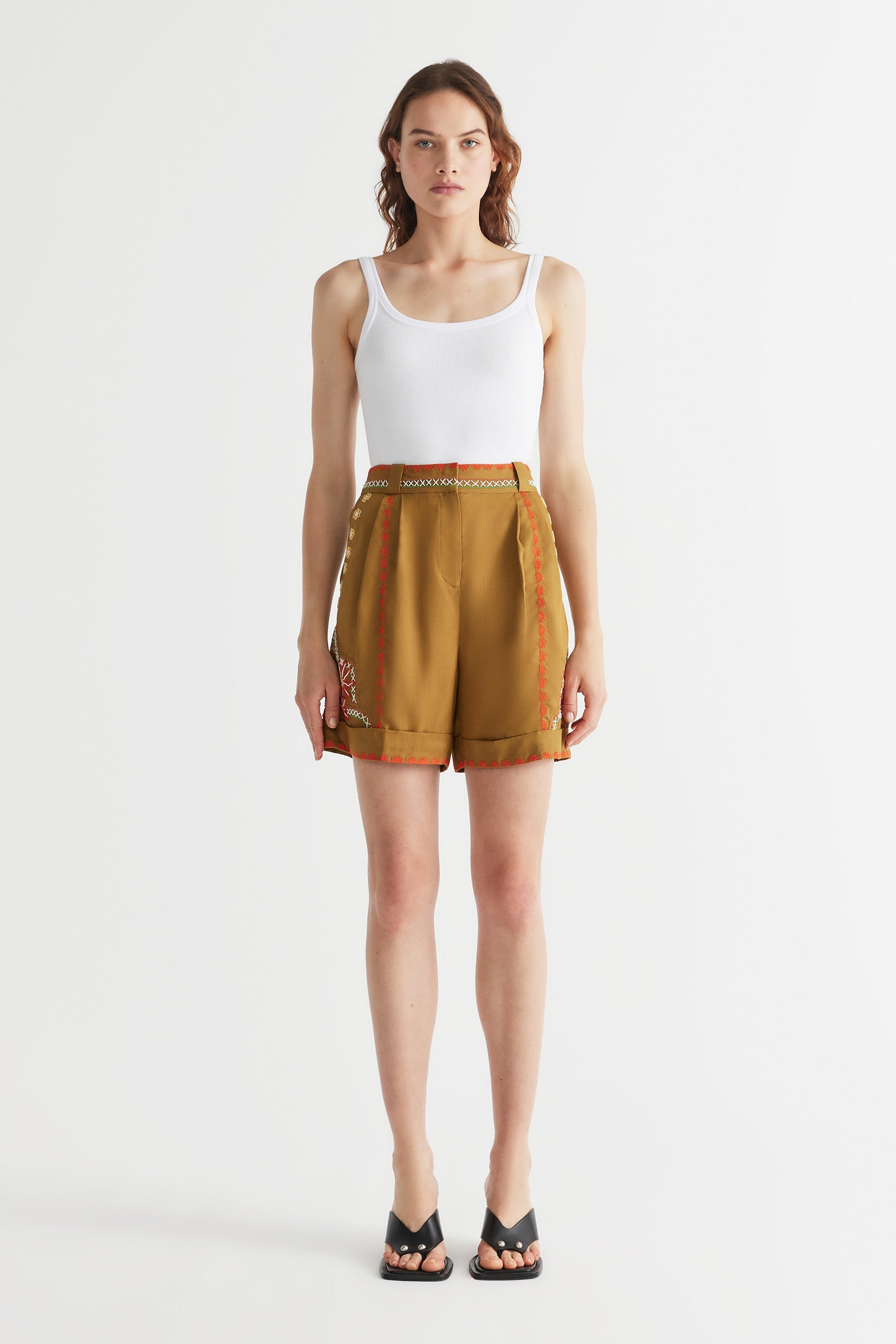 FLOWER SEEKER TUCK SHORT