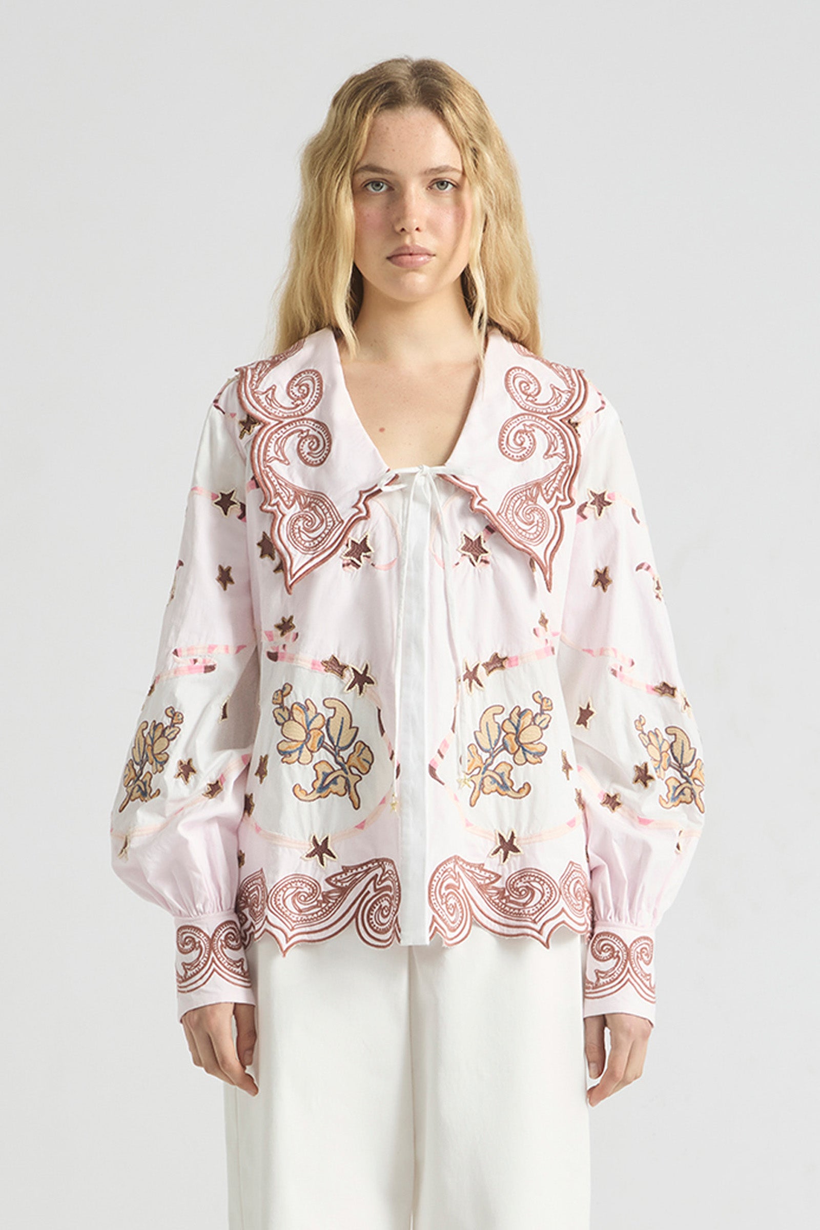 TAKE IT EASY SCALLOP COLLAR BLOUSE