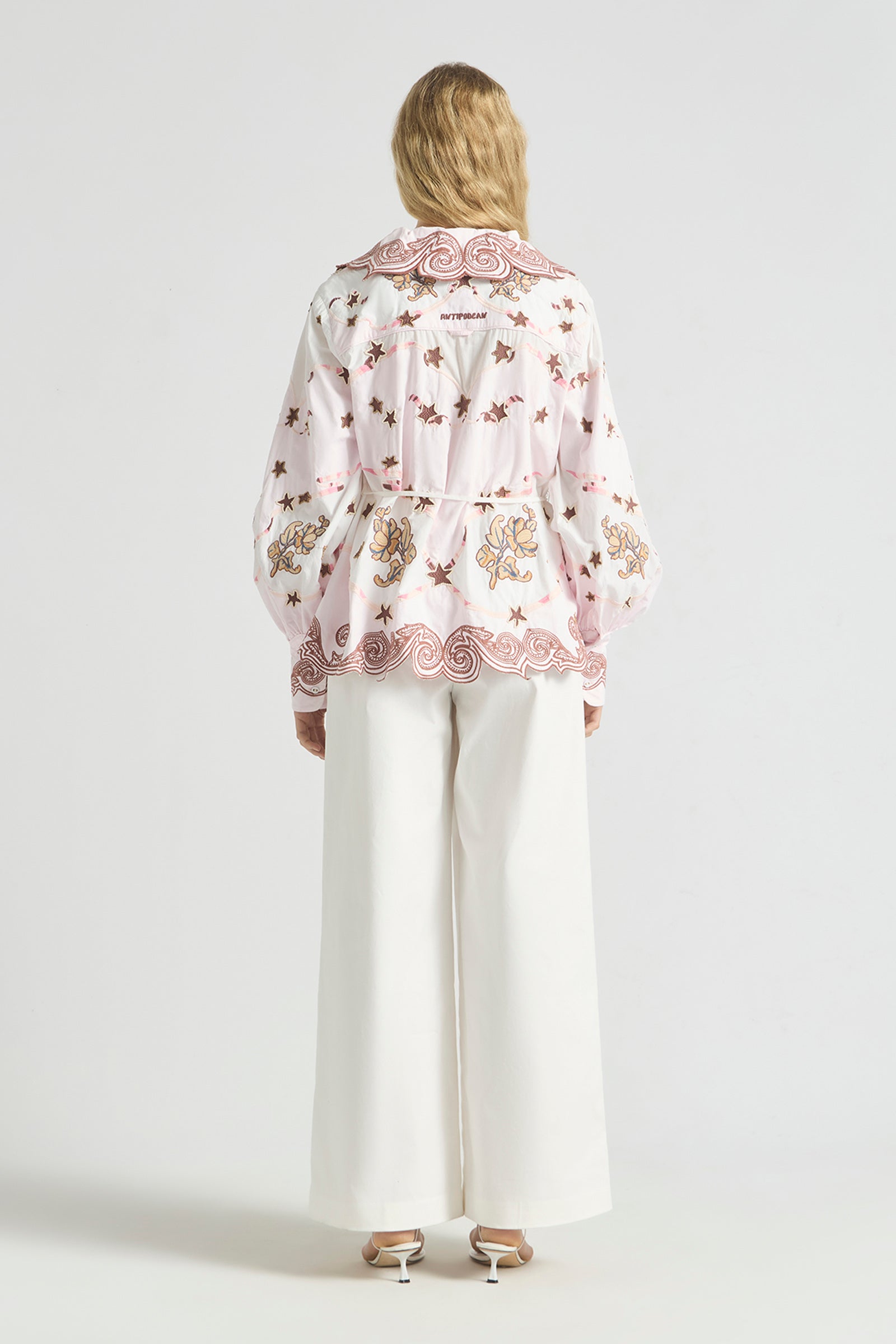 TAKE IT EASY SCALLOP COLLAR BLOUSE