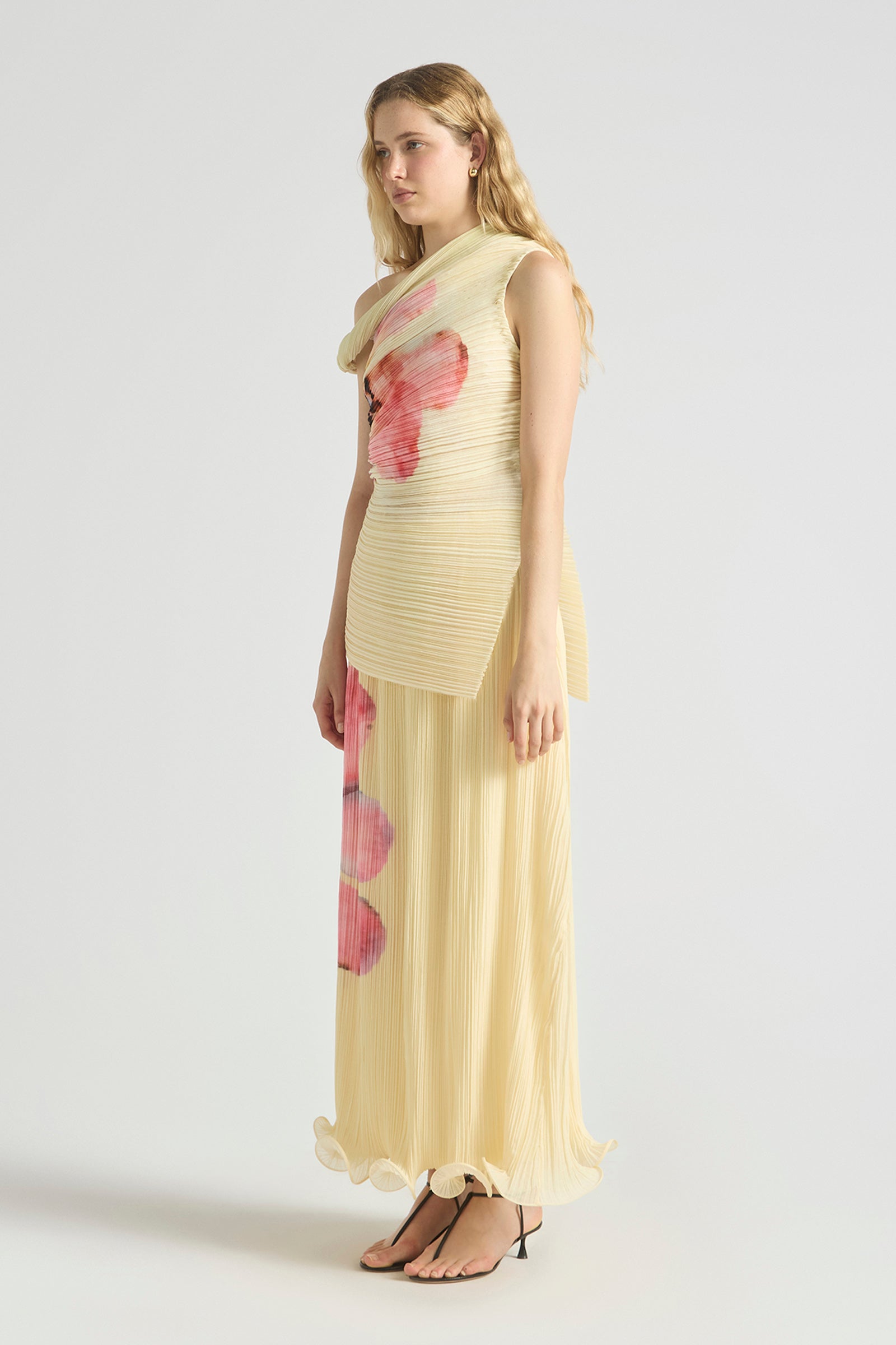 LIGHT SPEED TWIST SHOULDER BLOUSE