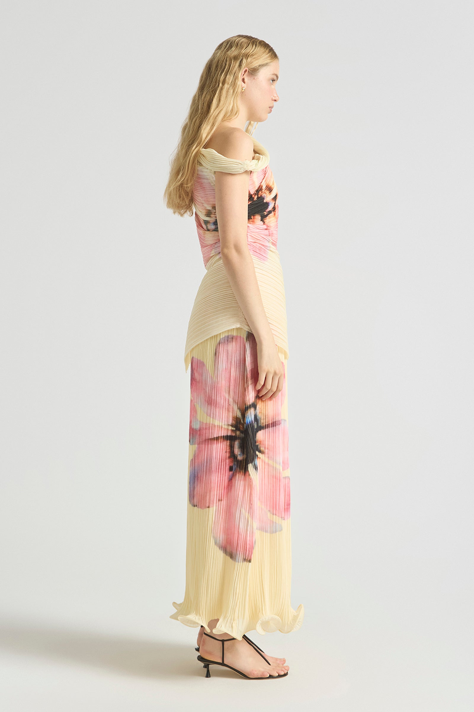 LIGHT SPEED TWIST SHOULDER BLOUSE