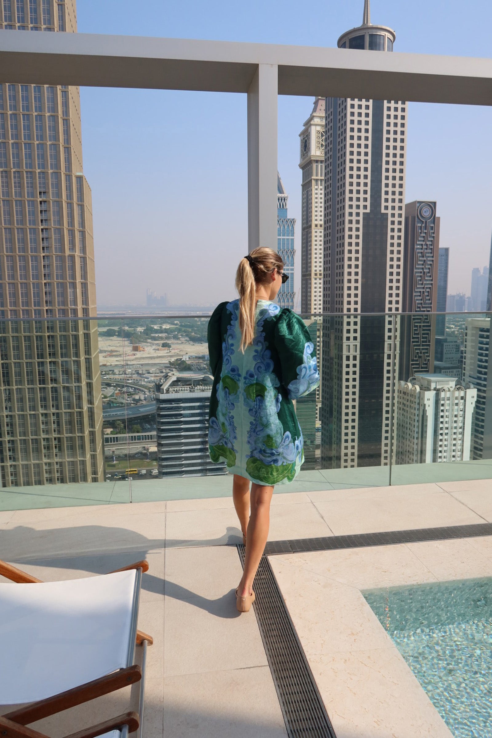 RUNAWAY BILLOW SHIFT DRESS