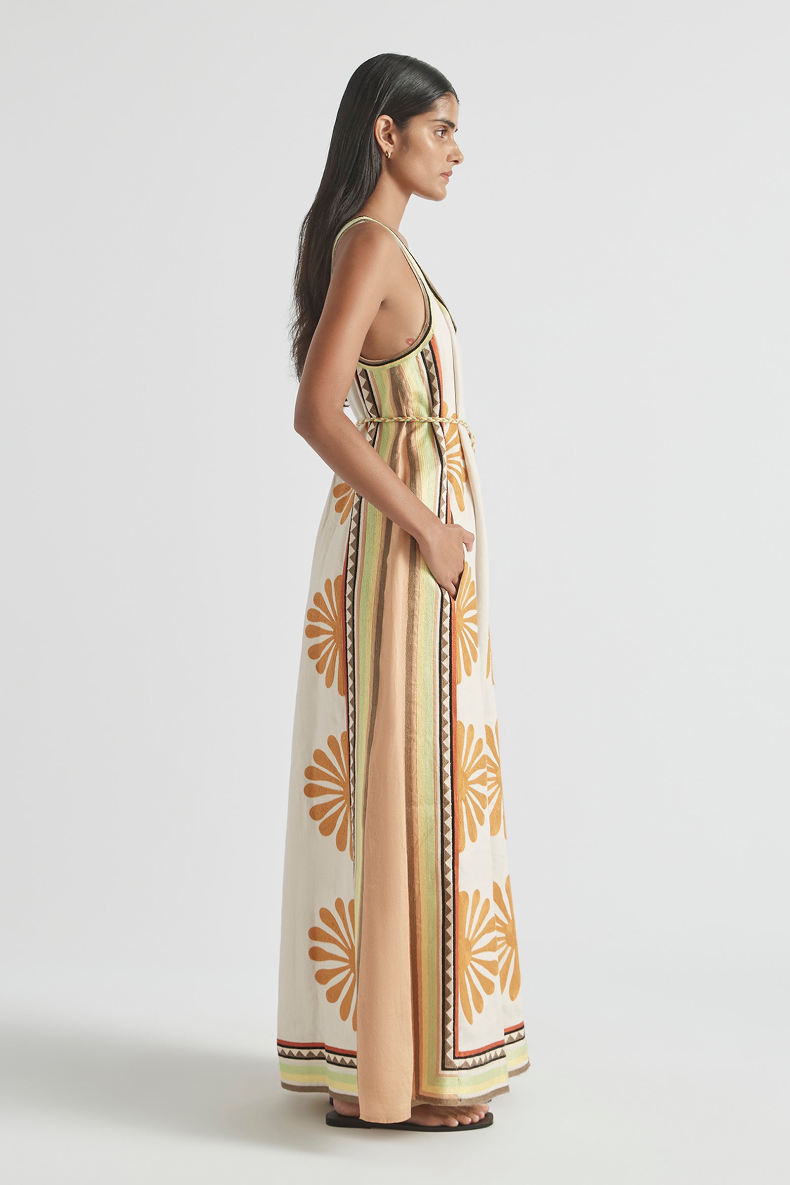 DÉJÀ VU SCOOP NECK GOWN