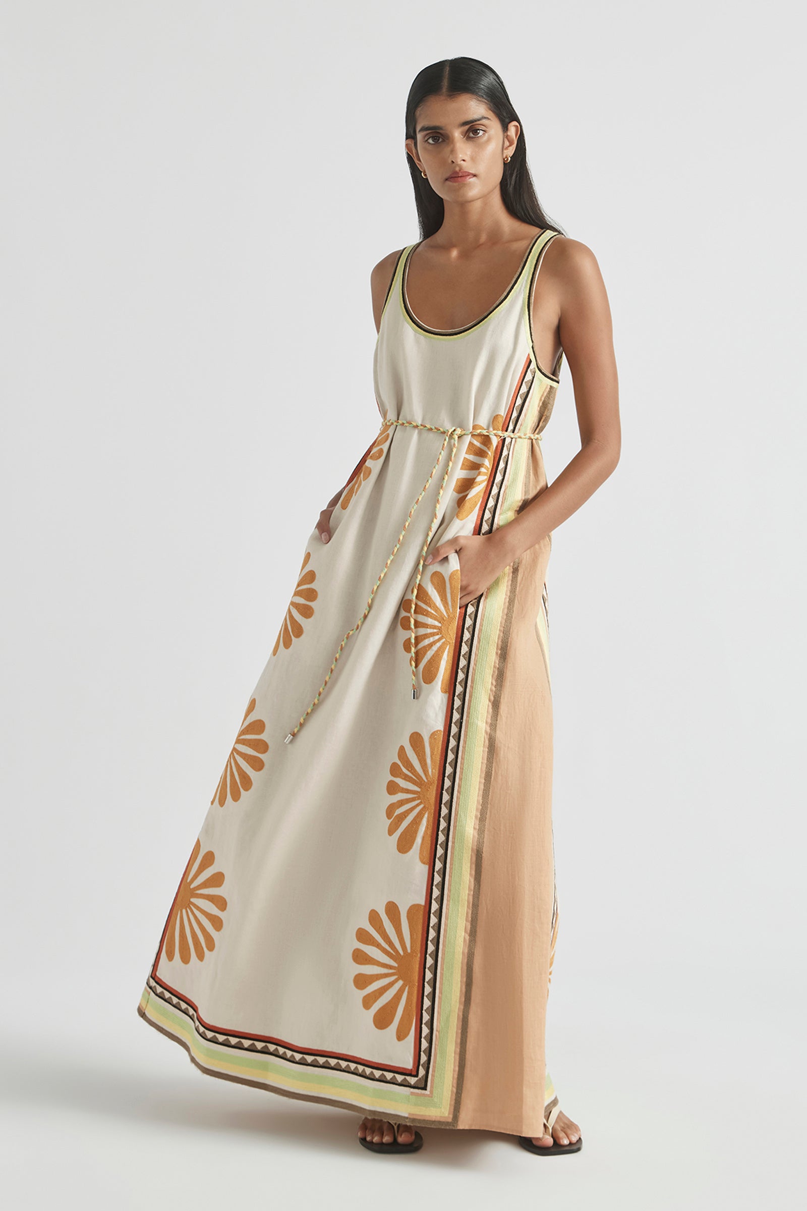 DÉJÀ VU SCOOP NECK GOWN