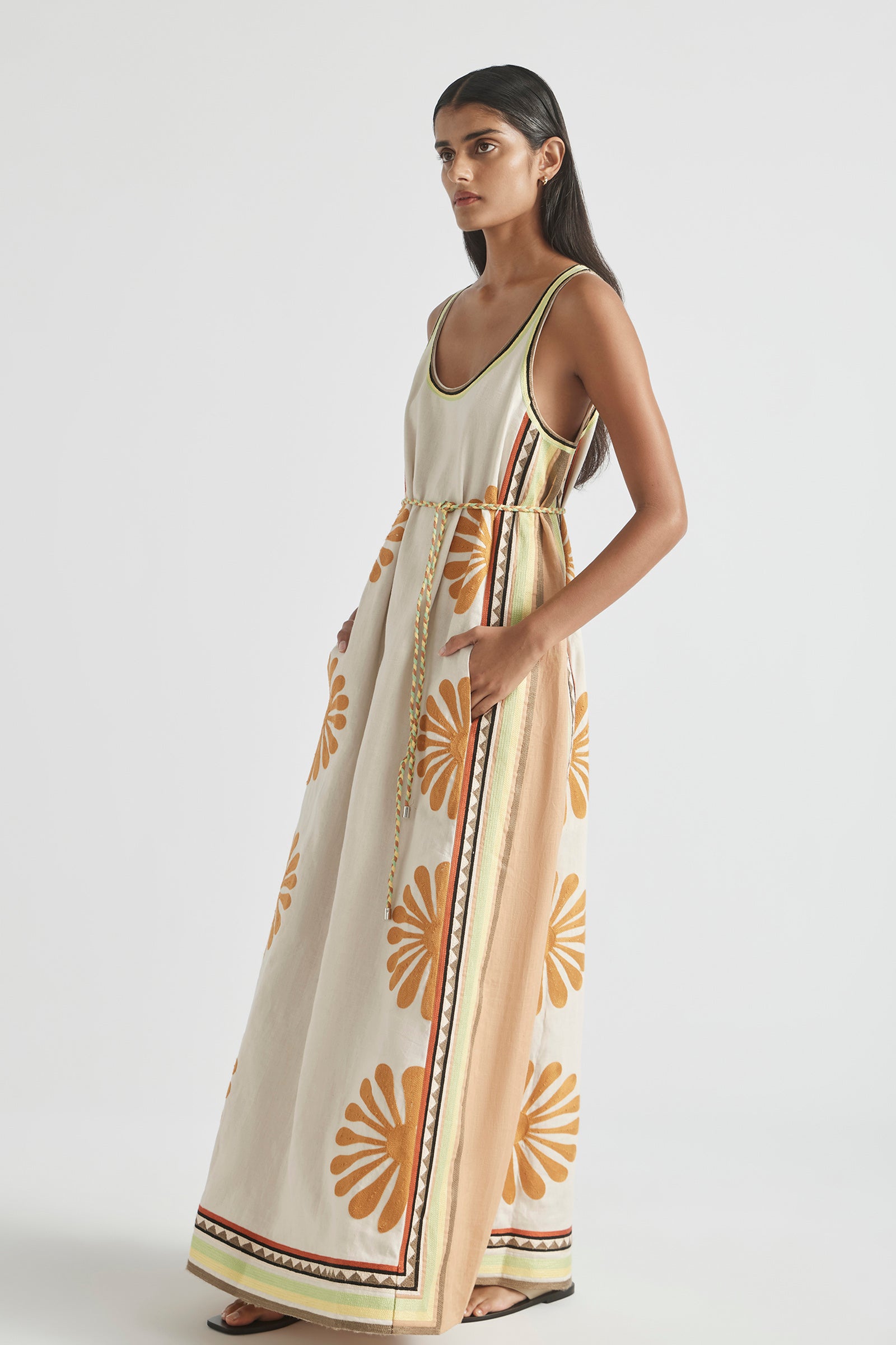 DÉJÀ VU SCOOP NECK GOWN
