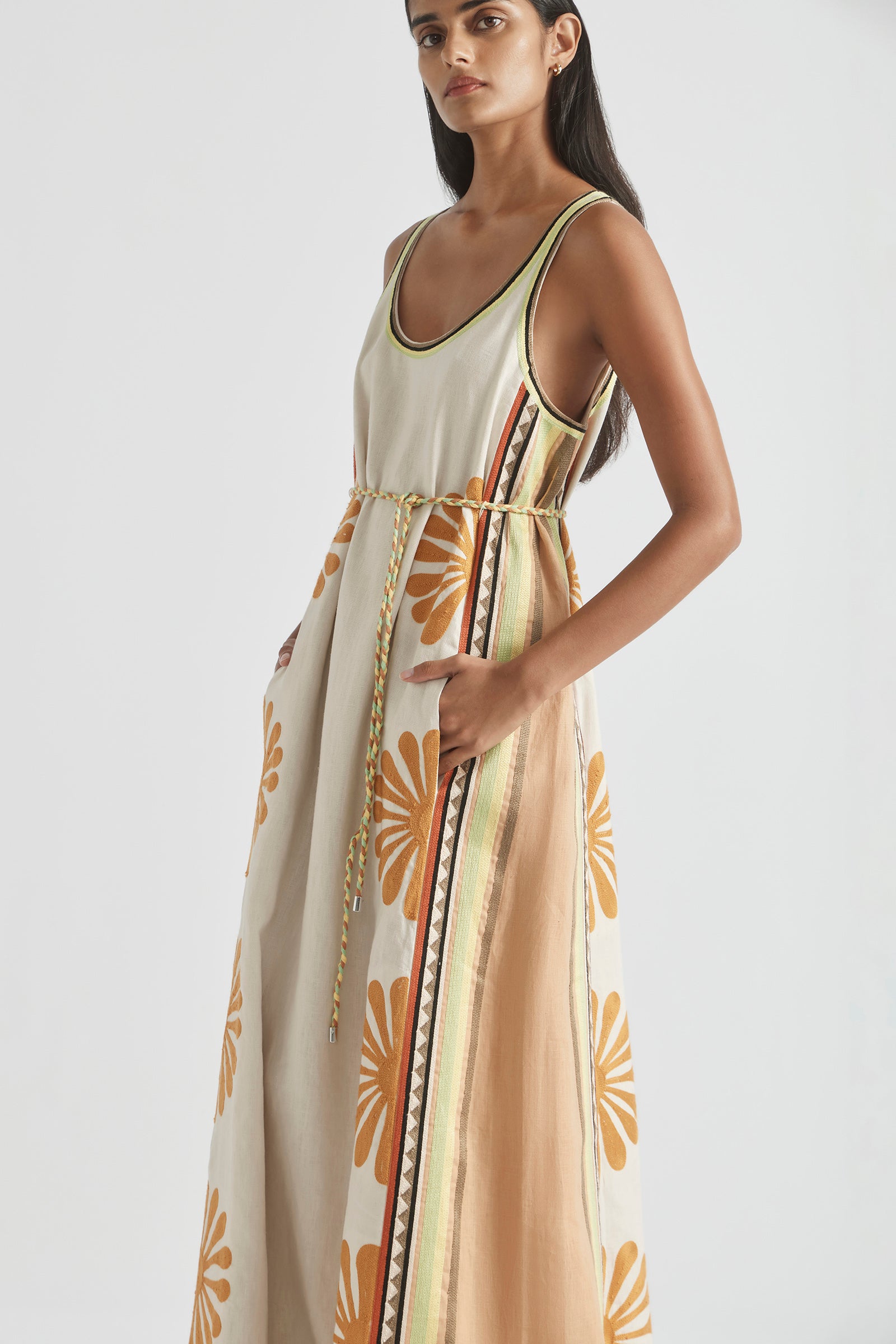 DÉJÀ VU SCOOP NECK GOWN